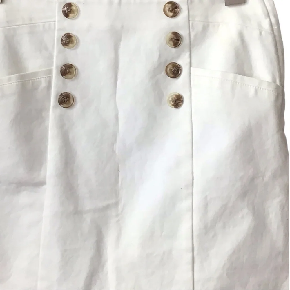 Banana Republic White Buttoned Mini size 2